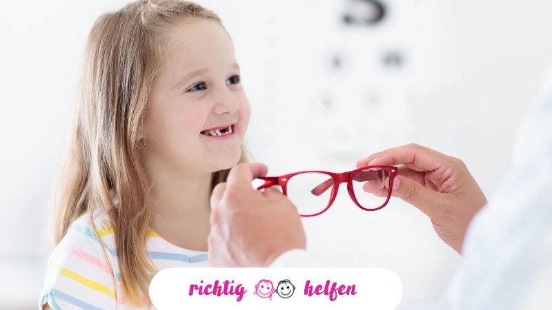 Kind sieht schlecht - Erste Anzeichen erkennen